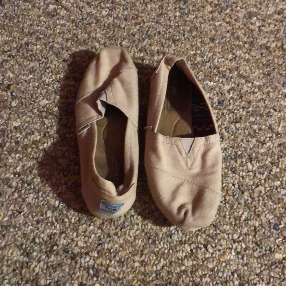 Toms